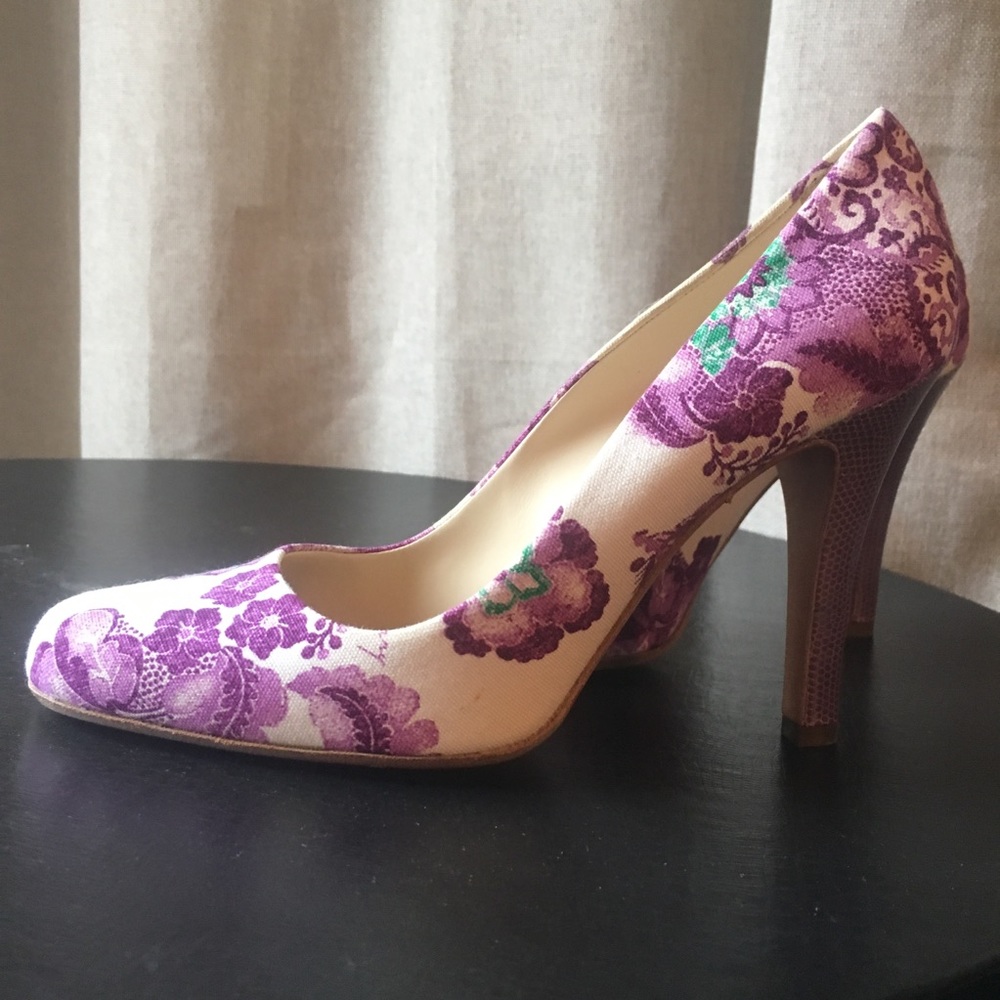 Burberry floral pump w/croc heel - Picture 3 of 6